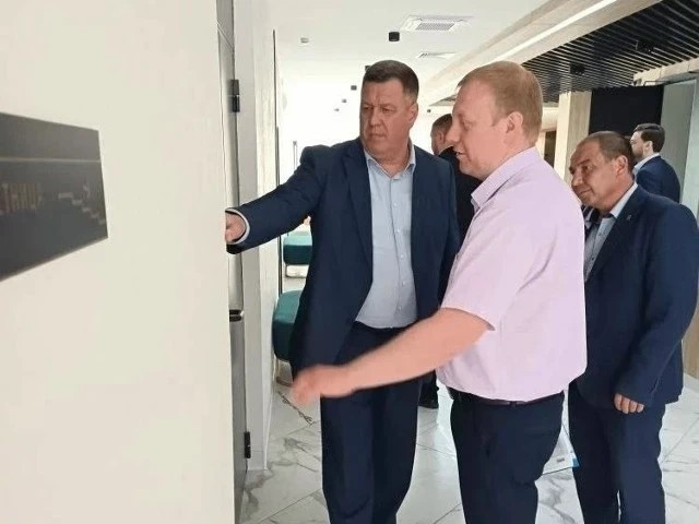 Партийцы проинспектировали объекты народной программы в Оренбуржье