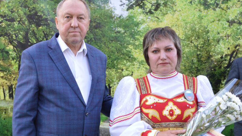 Глава Ташлинского района отметил Благодарностями администрации жителей Киндели