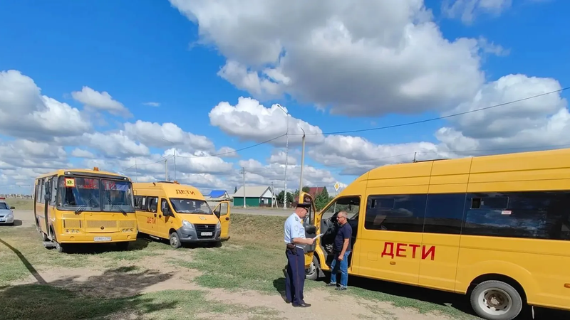 Сотрудники Госавтоинспекции Ташлинского района проверили школьные автобусы перед началом учебного года