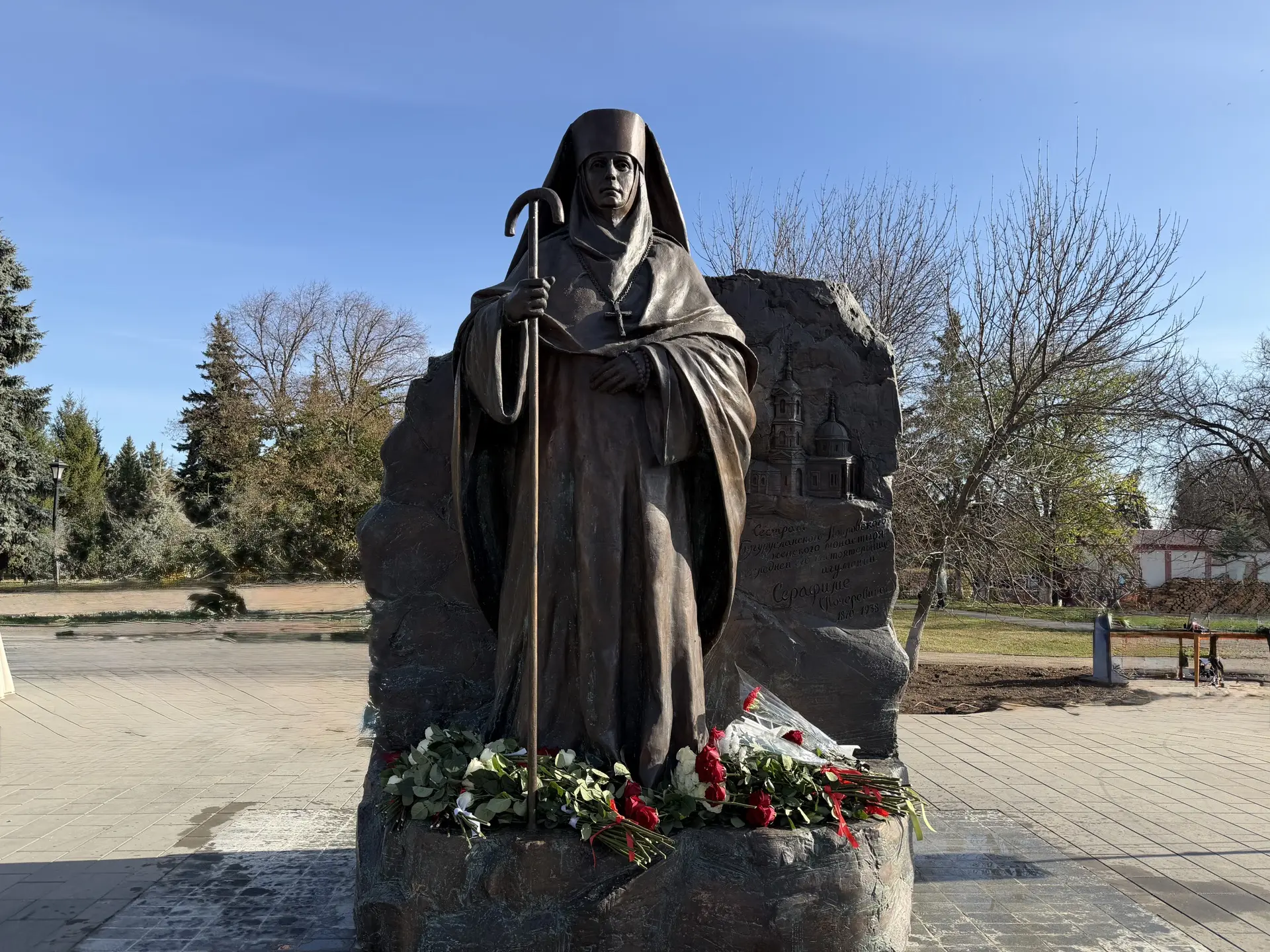 В Бугуруслане увековечили память игуменьи Серафимы и сестер Покровского монастыря